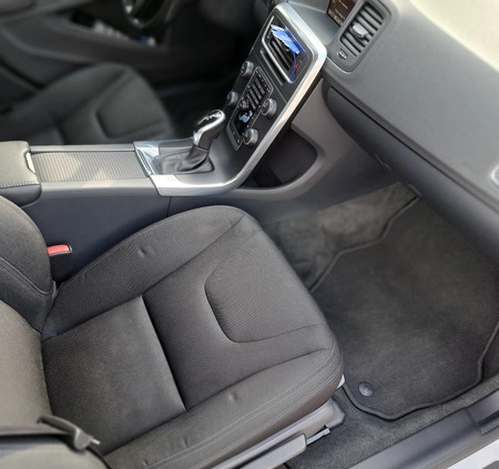 Volvo S60 cena 68500 przebieg: 146250, rok produkcji 2015 z Świdnik małe 56